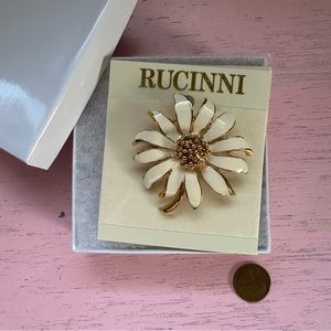 Rucinni vintage flower pin brooch